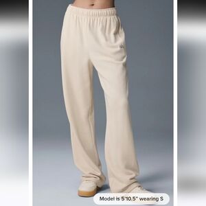Alo Yoga Accolade Straight Leg Pants NWOTS XS